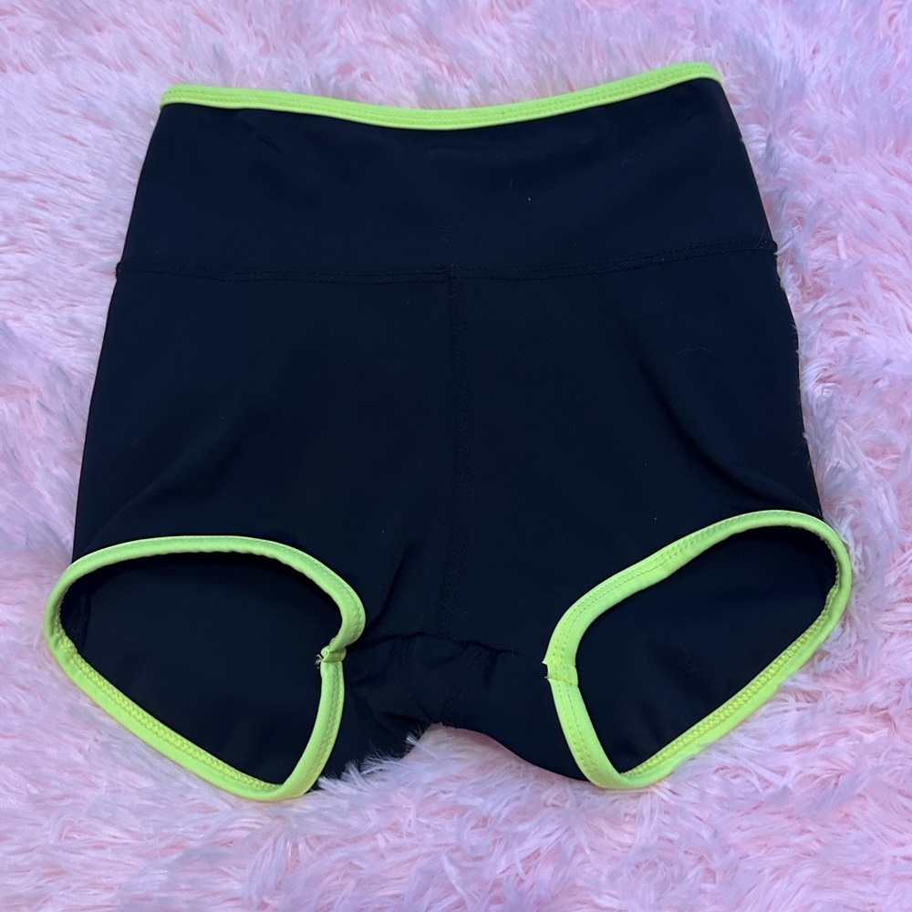 Five dance shorts CL